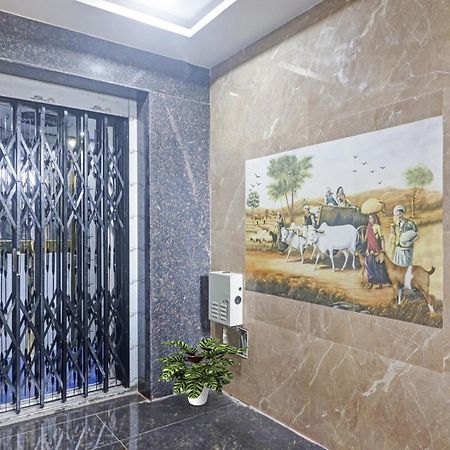 Super Capital O Srinika Inn Gachibowli Екстер'єр фото